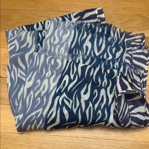 NWOT blue patterned scarf